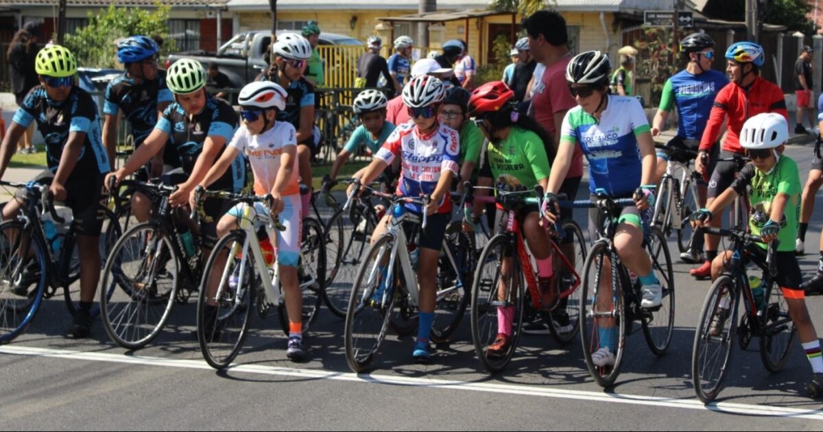 Grandes ciclistas de la región y el país estuvieron presentes en segunda versión Criterium Mr. Haze Quillota.