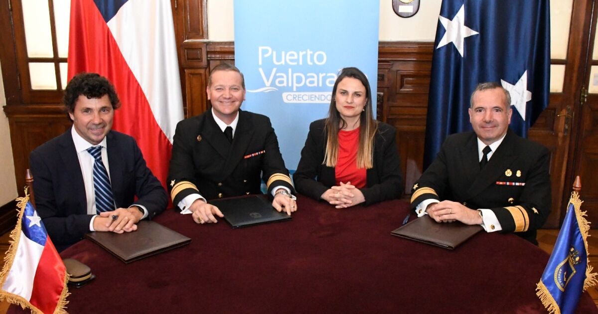 Puerto Valparaíso y Armada de Chile fortalecen colaboración con importante acuerdo para la ampliación portuaria