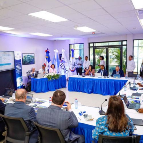 Academia del IDAC reúne directores de Centros de Instrucción de Aviación Civil de Norteamérica Centroamérica y el Caribe (NAM/CAR)