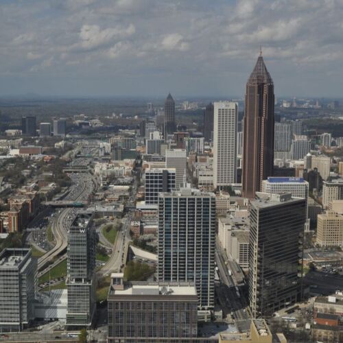 Líderes del centro de Atlanta analizan el progreso de la Copa del Mundo en el ayuntamiento