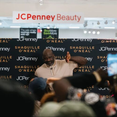Shaquille O'Neal organiza el evento 'Suit Up' para los estudiantes de la Universidad Estatal de Clayton