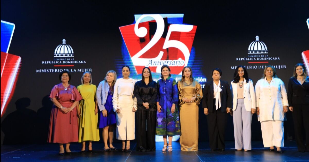 Conmemoración del Día Internacional de la Eliminación de la Violencia contra la Mujer destacando avances en educación y liderazgo femenino, la Vicepresidente Raquel Peña