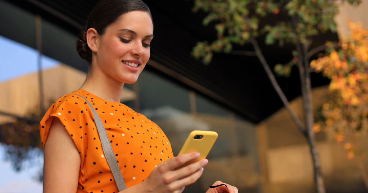 Banco Internacional habilita pago de servicios por WhatsApp a través de Chip