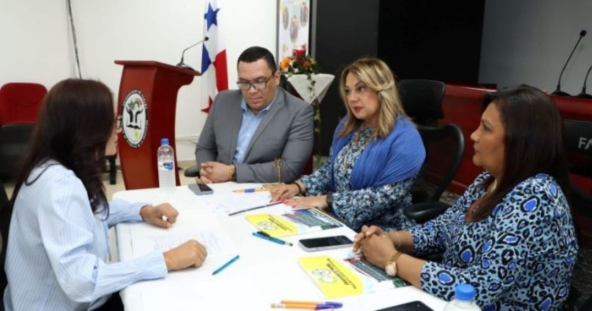 Ministerio de Educación y Universidad de Panamá ofrecen Maestría en Área Curricular