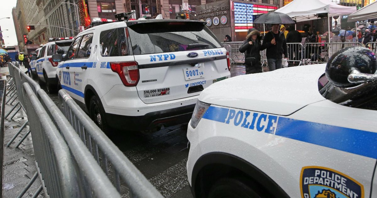 Policía de Nueva York recomienda el transporte público para la víspera de Año Nuevo ante el cierre de calles