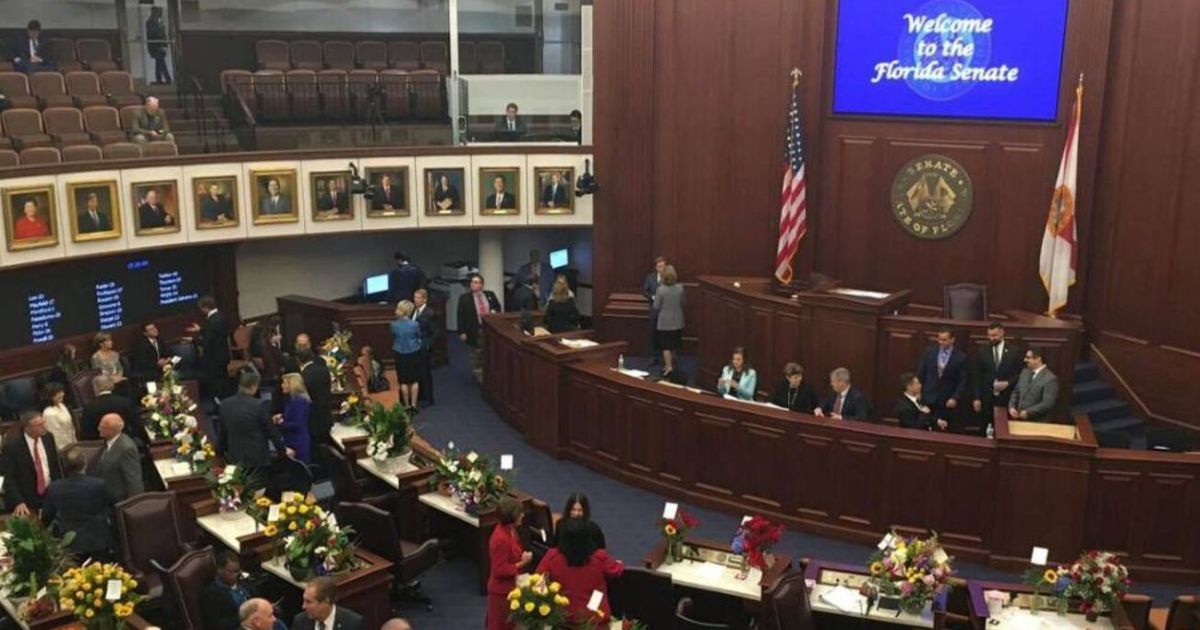 El Senado de Florida aprueba la 'desregulación' escolar pero mantiene la prueba de lectura de tercer grado