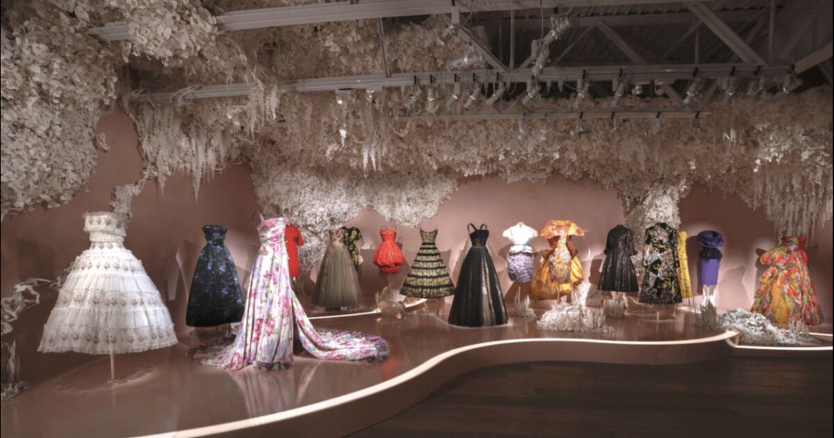 La exposición de Dior abre sus puertas en SCAD FASH en Atlanta, marcando la primera muestra de la casa en un museo del sureste de Estados Unidos
