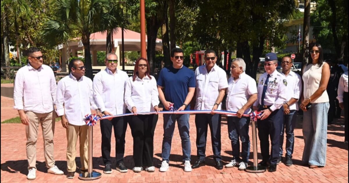 Ministerio de Turismo inaugura parque Duarte, en Samaná