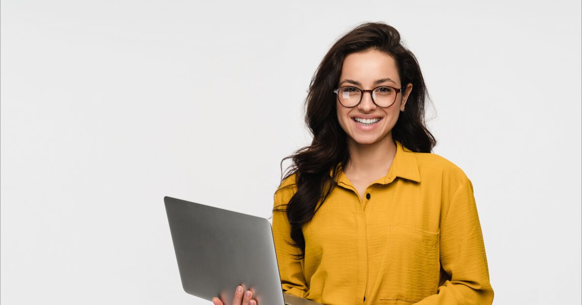 Inglés presencial vs. inglés online: cómo elegir la mejor modalidad para ti