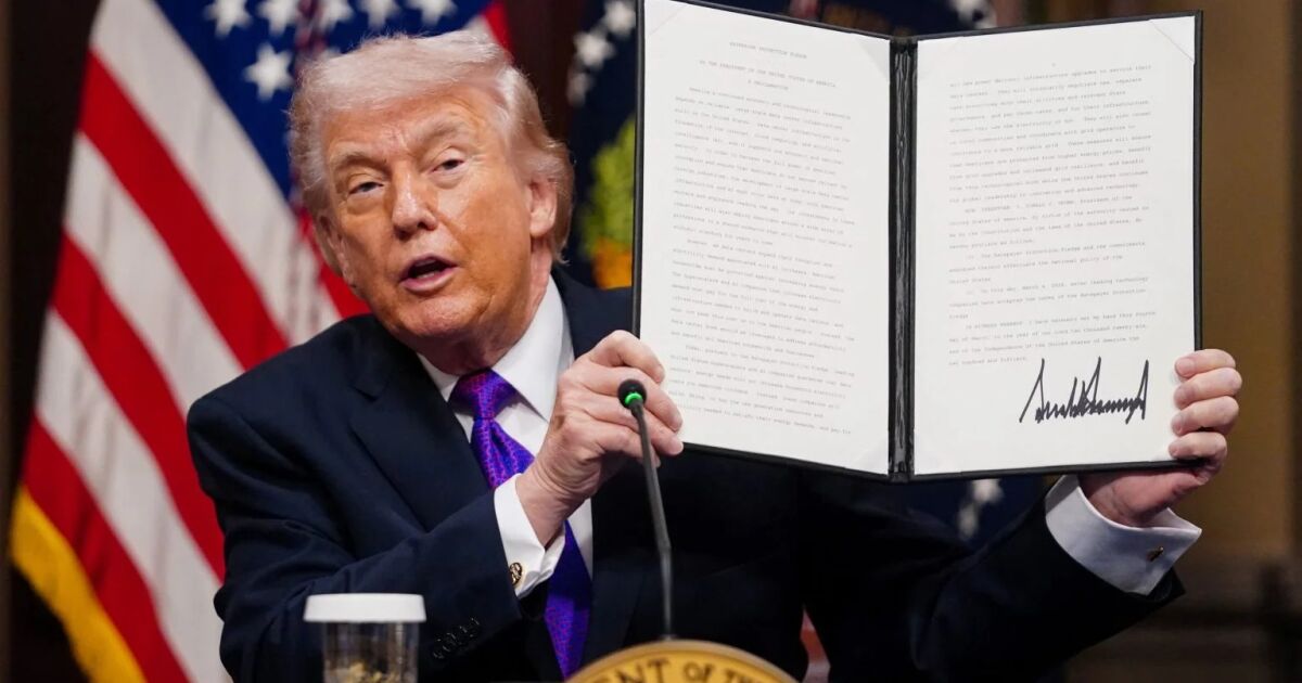 Trump y gigantes tecnológicos acuerdan blindar tarifas eléctricas
