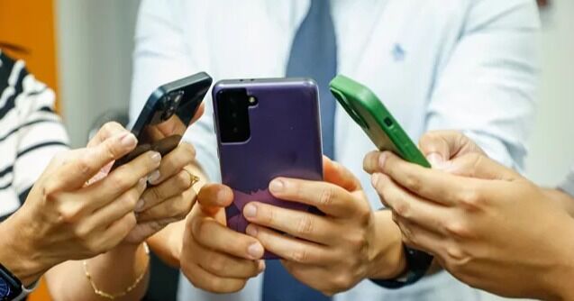 Hay 144.5 millones de líneas celulares activas en México: CRT