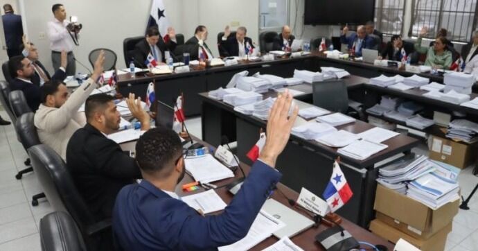 Aprueban traslado de B/. 136 millones al Miviot para financiar proyectos habitacionales en Panamá