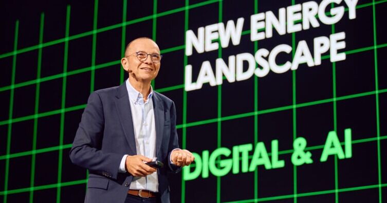 “Podemos construir un futuro donde la energía no solo esté disponible, sino que esté electrificada, automatizada e inteligente”: el CEO de Schneider Electric revela su visión para la empresa
