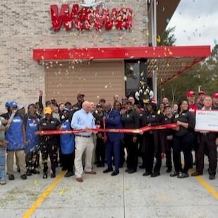 Wawa alcanza las diez tiendas en Georgia y celebra un hito en su nueva tienda en Leesburg.