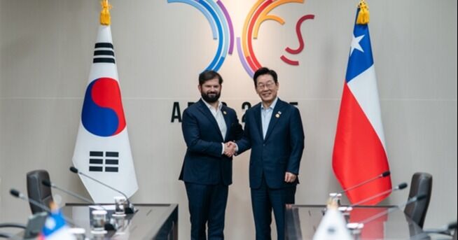 Presidente Boric sostiene una reunión bilateral junto al Presidente de la República de Corea, Lee Jae-myung