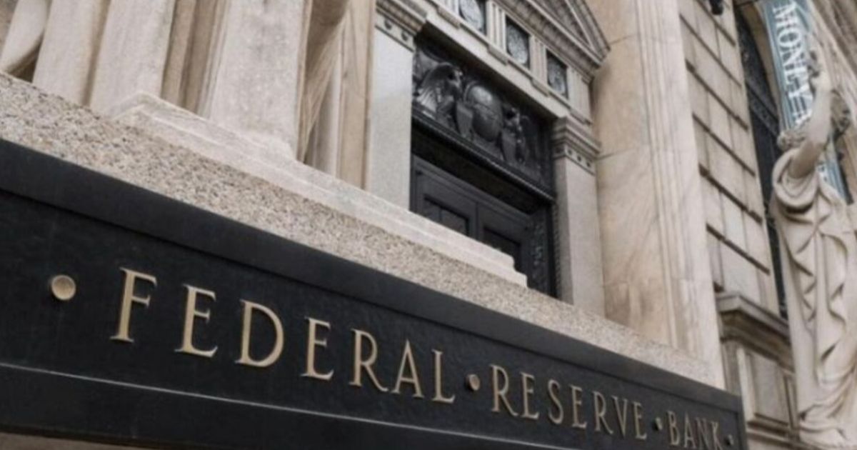 Reserva Federal FED mantuvo sin cambios las tasas de interés