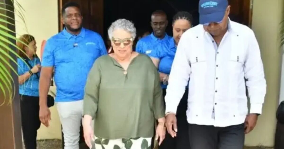 Bartlett apunta a las ciudades de la costa sur para expandir el "turismo educativo" en Jamaica