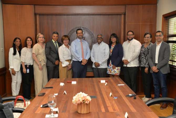 Cámara de Comercio de Santo Domingo e INTEC ofrecerán programa de educación continuada a empresarios pymes