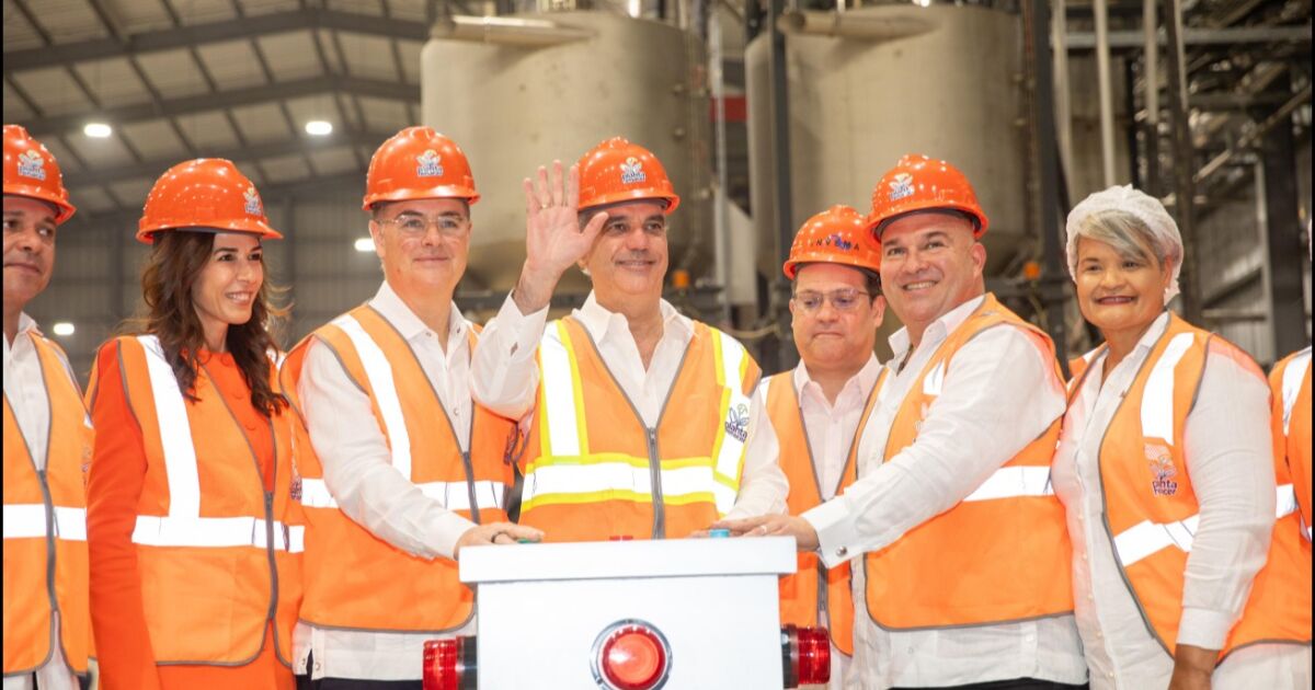 Inauguran Planta Renacer, primera del Caribe en producir resina PET reciclada para alimentos
