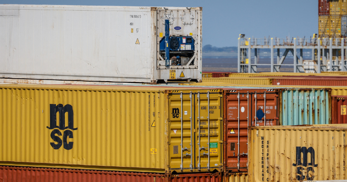 Exportaciones colombianas caen 2,7% en noviembre de 2025