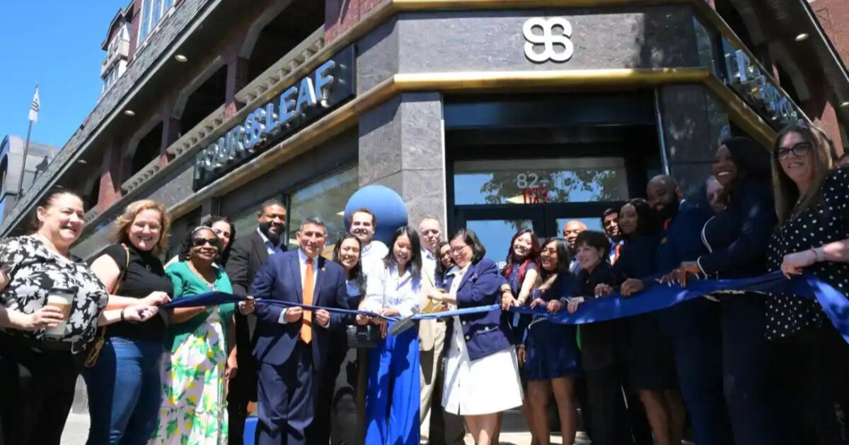 FourLeaf Federal Credit Union celebra la apertura de su nueva sucursal en Jackson Heights