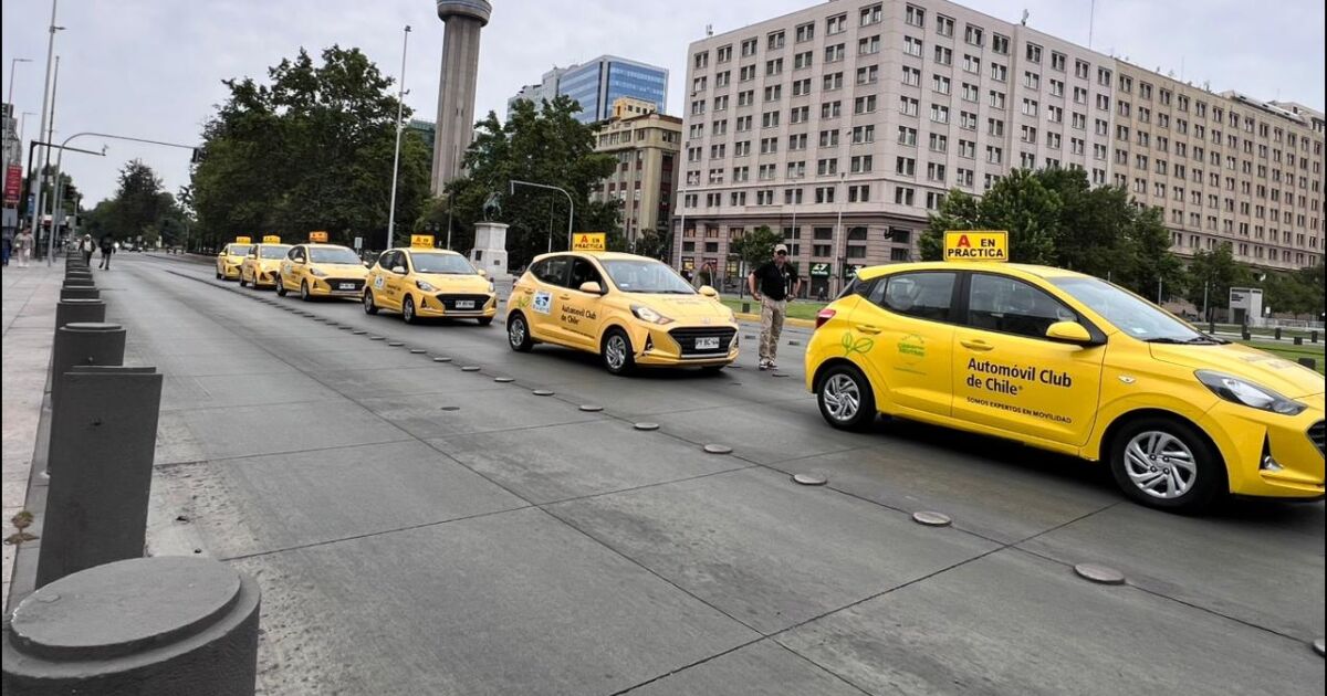 Más de 200 personas ciegas de todo Chile vivieron la experiencia de conducir por primera vez un automóvil