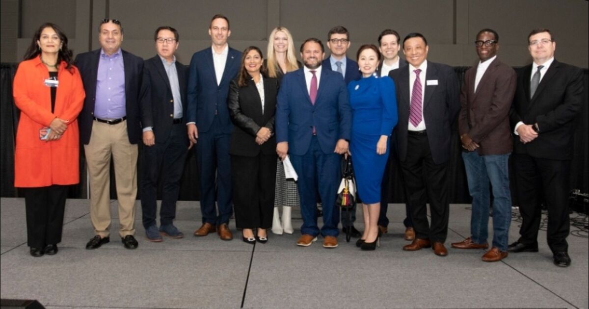 After Hours: Mingle at the Mall reúne a profesionales