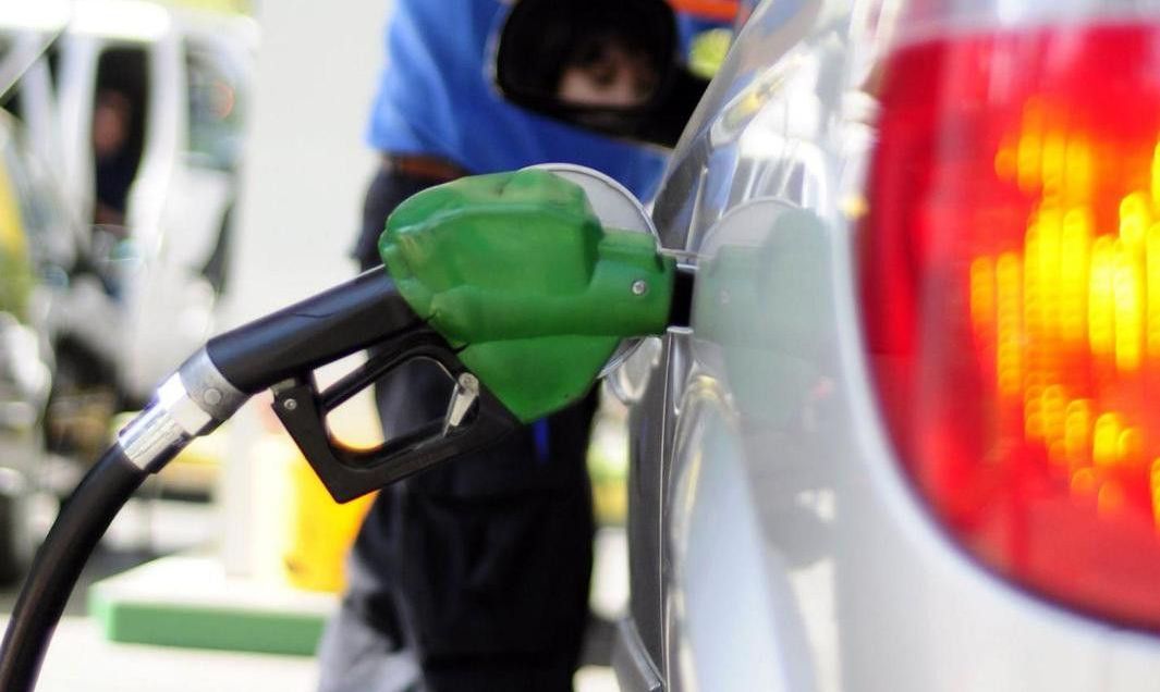 Vuelven a bajar los precios de la gasolina y el  gasoil