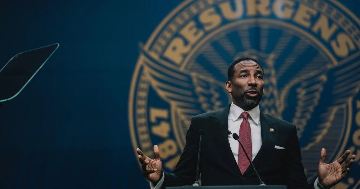 Andre Dickens, el 61º alcalde de Atlanta, juramentó para un segundo mandato