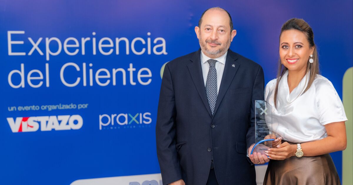 Produbanco reconocido como la Mejor Empresa en Experiencia del Cliente Ecuador 2026 del sector financiero.