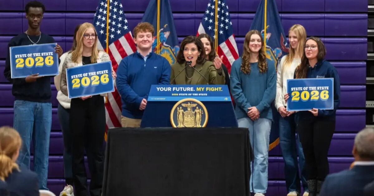 Gobernadora Hochul propone capacitación en primeros auxilios en salud mental para todos los estudiantes de décimo grado de Nueva York