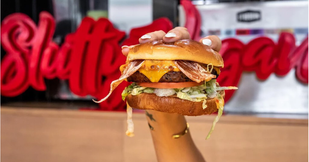 Slutty Vegan, la cadena de hamburguesas vegetales de EEUU que enloquece a los veganos (y a los inversores)