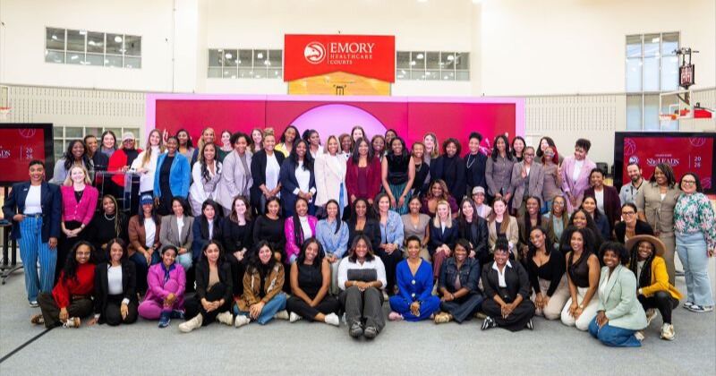 Los Hawks defienden el futuro del liderazgo femenino en la 3.ª Cumbre Anual "She LEADS"