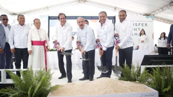 Danilo Medina asiste a inicio Crisfer Punta Cana