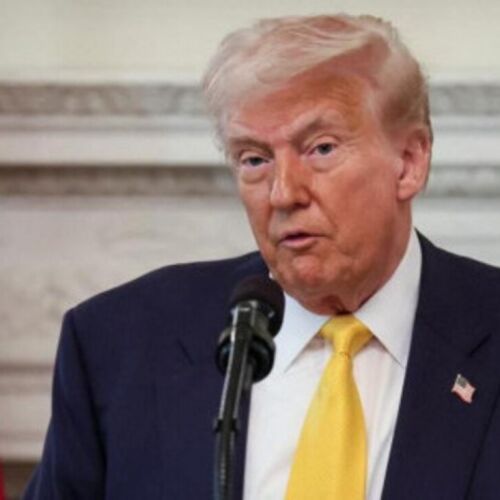 Trump confirma viaje a China tras una "muy buena" llamada con Xi