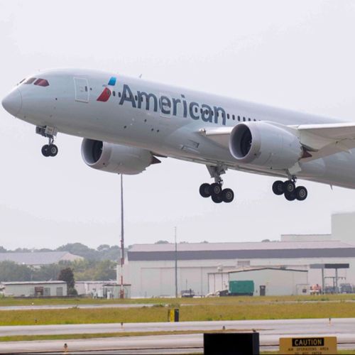 Combustible de aviación sostenible: el camino de American Airlines hacia la descarbonización de los viajes aéreos