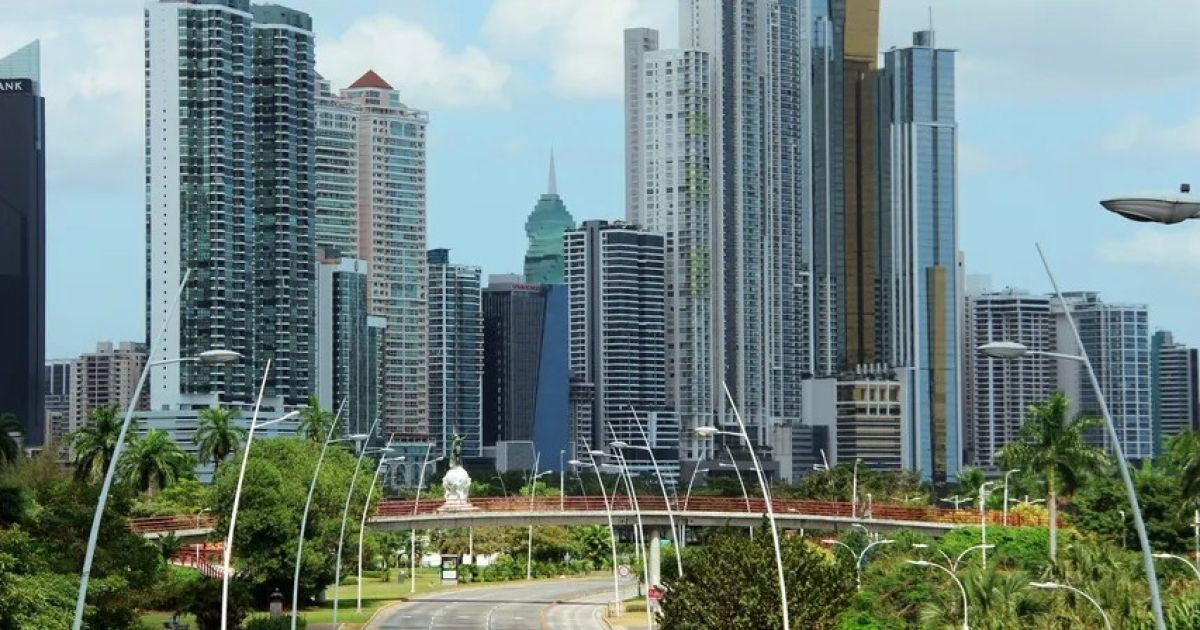 Panamá emite tres bonos globales en el mercado internacional