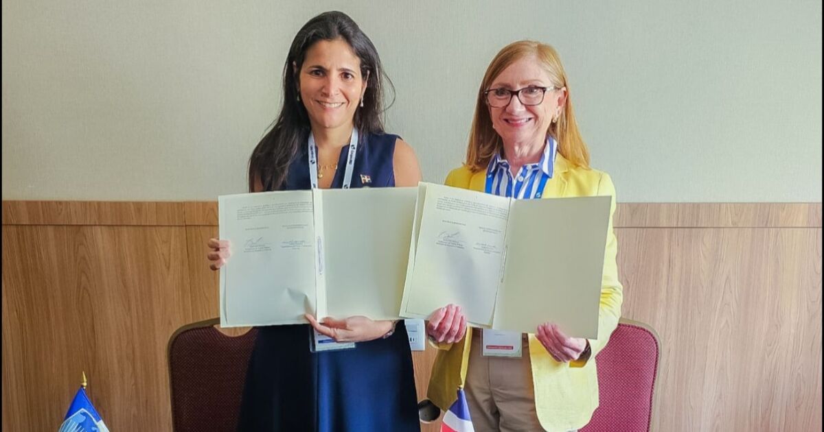 RD y BID firman acuerdo para impulsar ingreso del país a la OCDE
