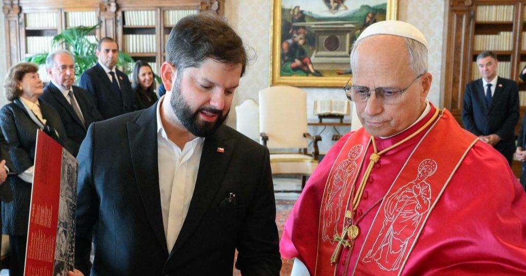 Presidente Boric se reunió hoy con el Papa León XIV, instancia en la que se trató la «dictadura económica» que afecta al mundo
