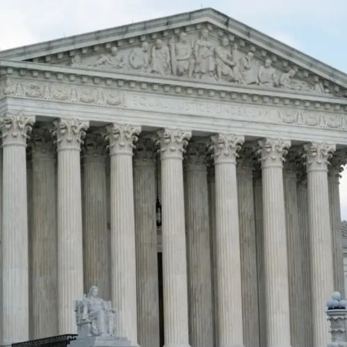 Corte Suprema de Estados Unidos acepta escuchar el caso sobre la elegibilidad electoral de Trump