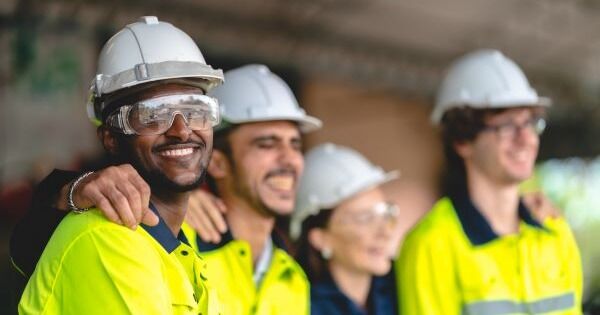El gobierno de Ontario invertirá cerca de 1,75 millones de dólares en seis proyectos de formación de aprendices en el área metropolitana de Toronto