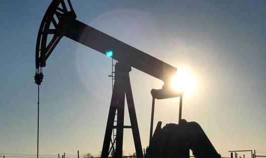 El petróleo de Texas sube un 25 % por expectativas de repunte en la demanda