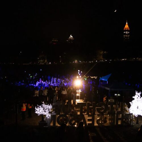 Piedmont Park presenta el primer evento "Ilumina la temporada" con una enorme exhibición navideña