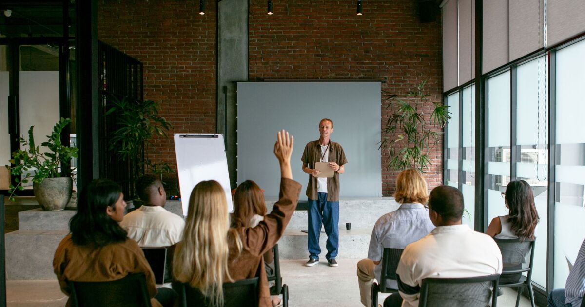 Reskilling y Upskilling: aprender continuamente para mantener la empleabilidad y la competitividad