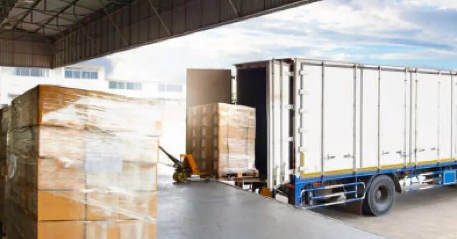 DHL invertirá 2.000 millones de euros en logística para salud, con foco en Colombia