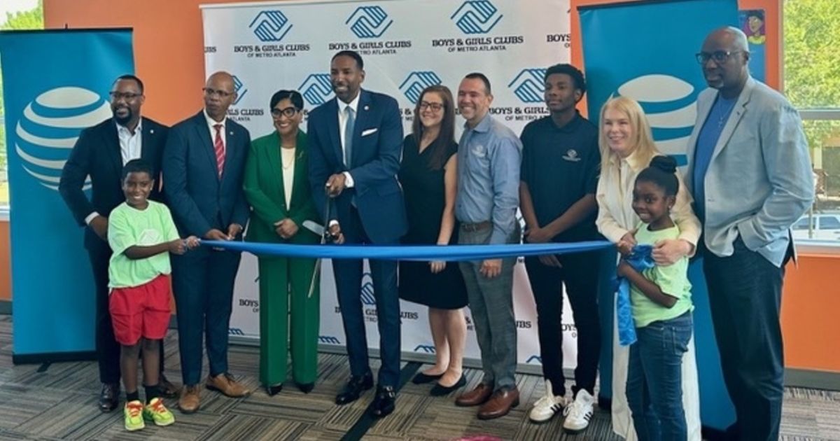 AT&T abre un centro de aprendizaje conectado en el John H. Harland Boys & Girls Club de Atlanta para ayudar a reducir la brecha digital