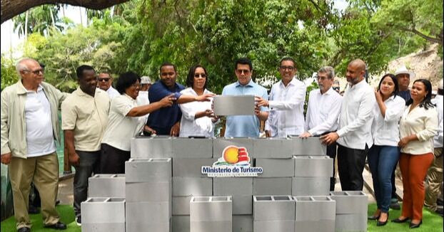 Ministro Collado deja iniciada varias obras en Barahona y Bahoruco, con una inversión de más 112 millones de pesos