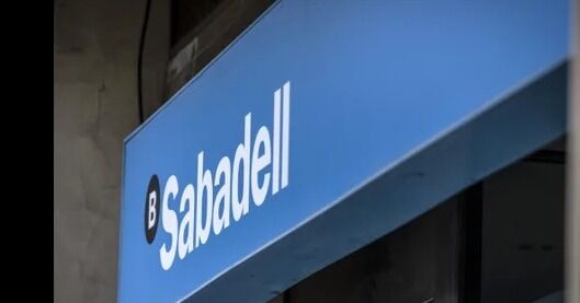 Tras nueve años de operación, el Banco Sabadell oficializó su salida del mercado local