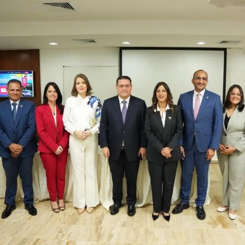 MICM y UNIBE anuncian congreso de emprendimiento