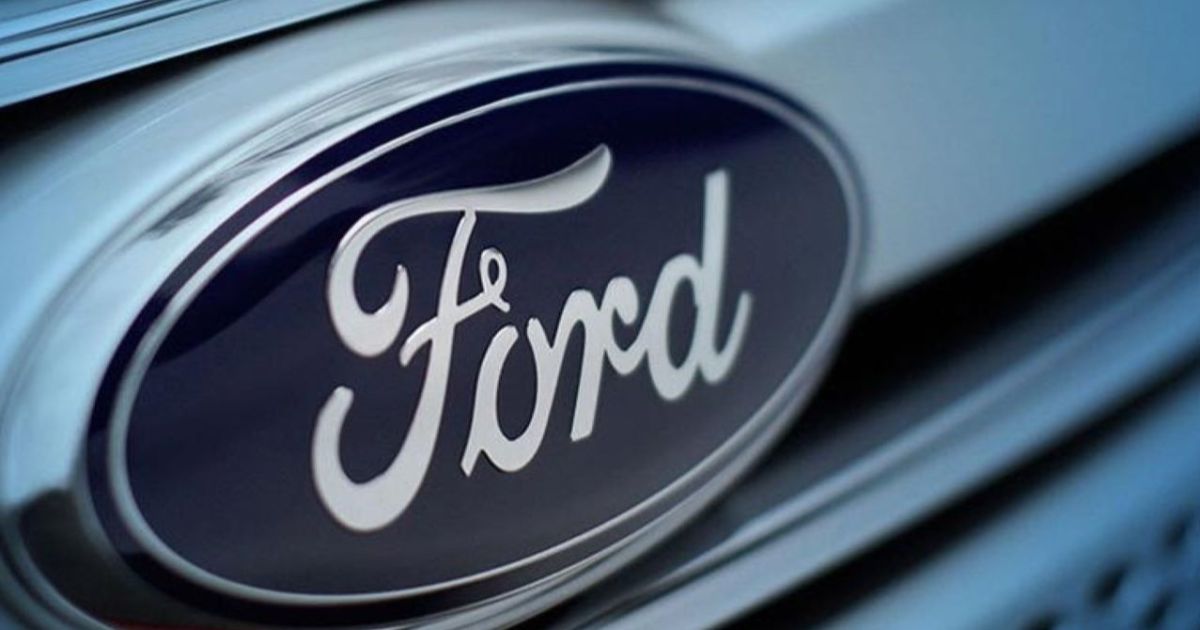 Trabajadores de Ford y Stellantis en EE.UU. ratifican sus nuevos convenios colectivos